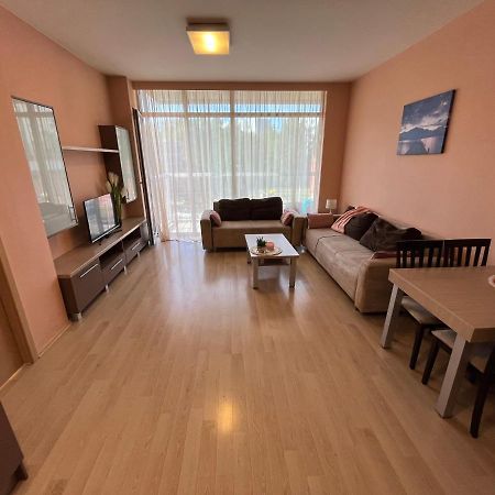 Lovely Apartments In Imanta With Free Parking Riga Extérieur photo